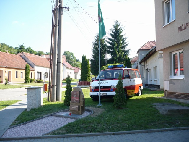 Žehnání pomníku Milešovice (15)